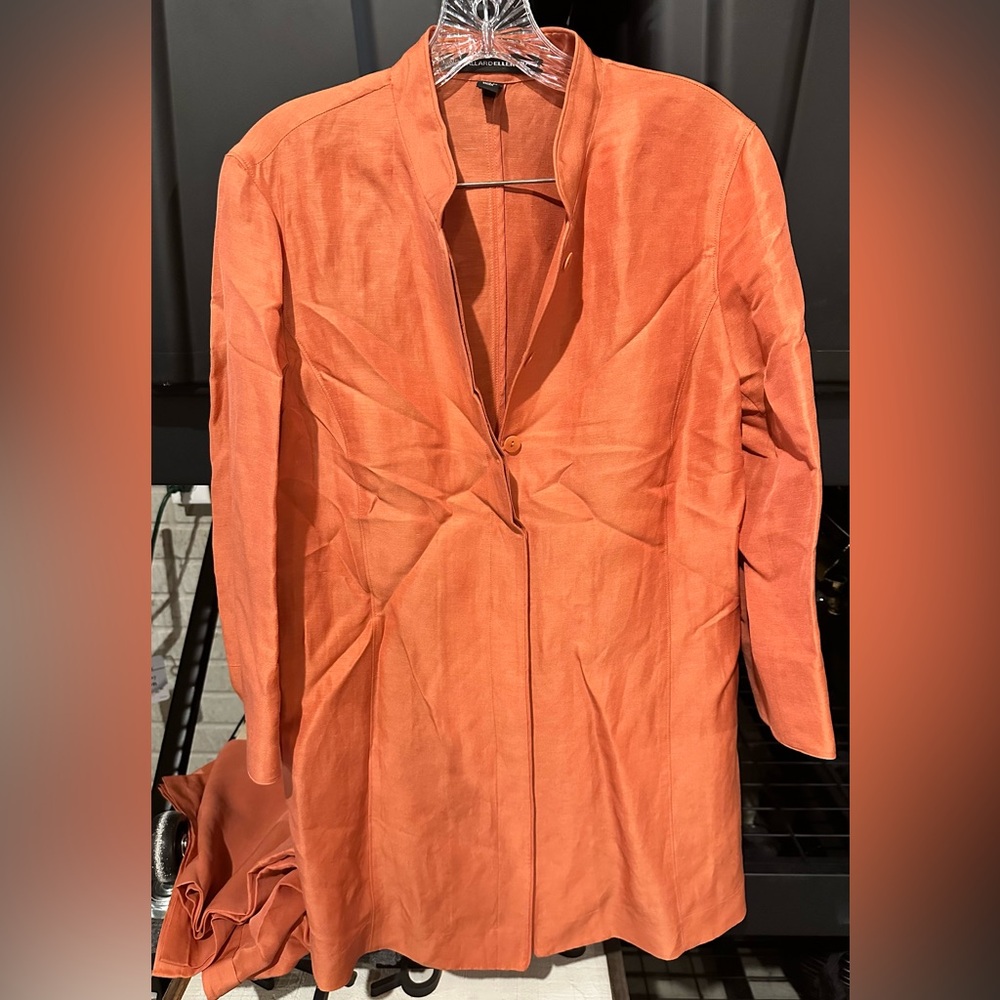 Linda Allard/Ellen Tracy Silk/Linen suit light rust
Tunic size 10
Pants size 8